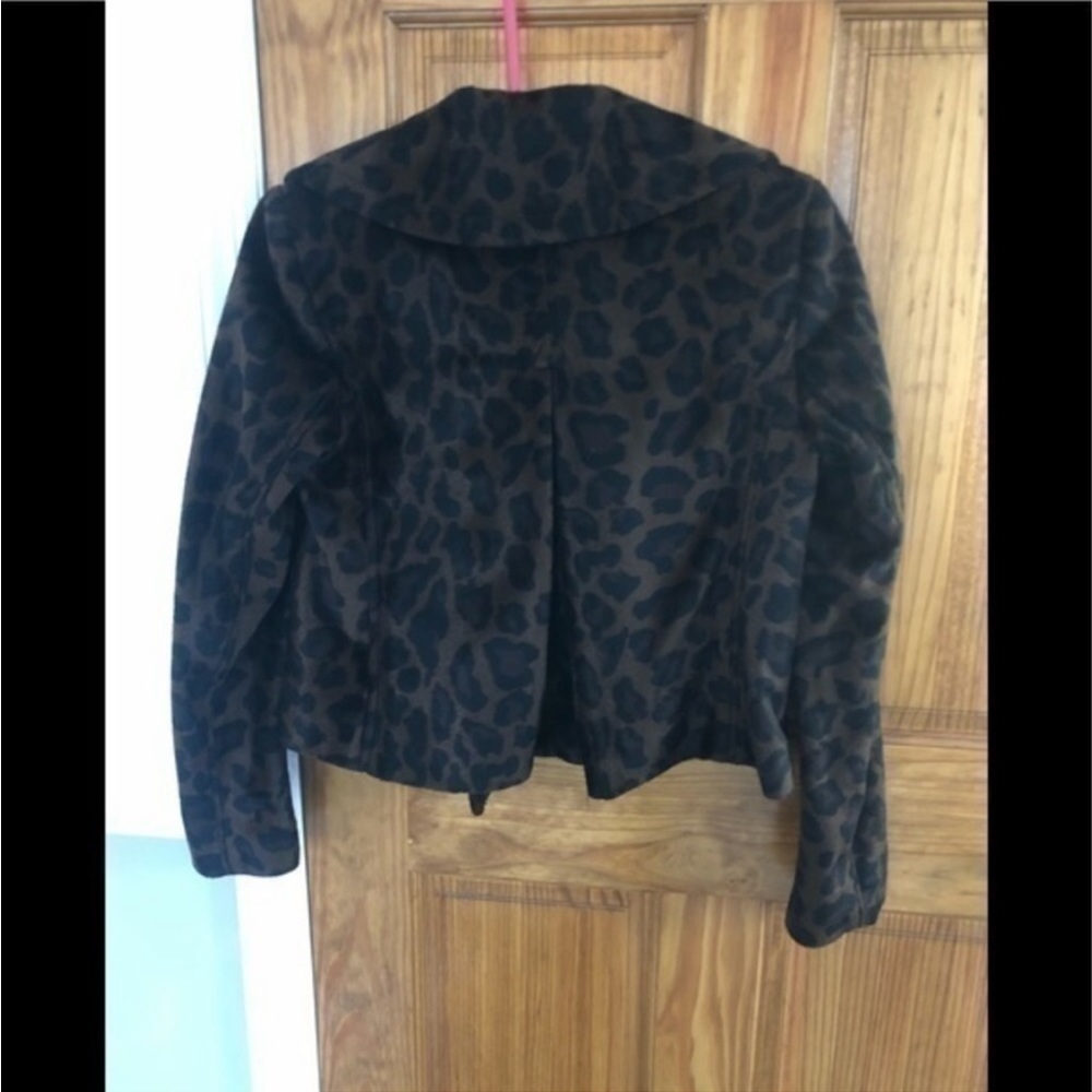 Leopard Print Three Button Jacket - Picture 2 of 8